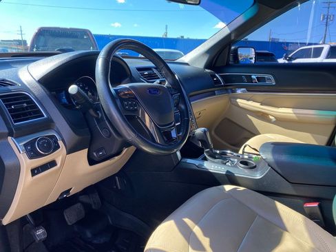 Used 2016 Ford Explorer Limited FWD image 9