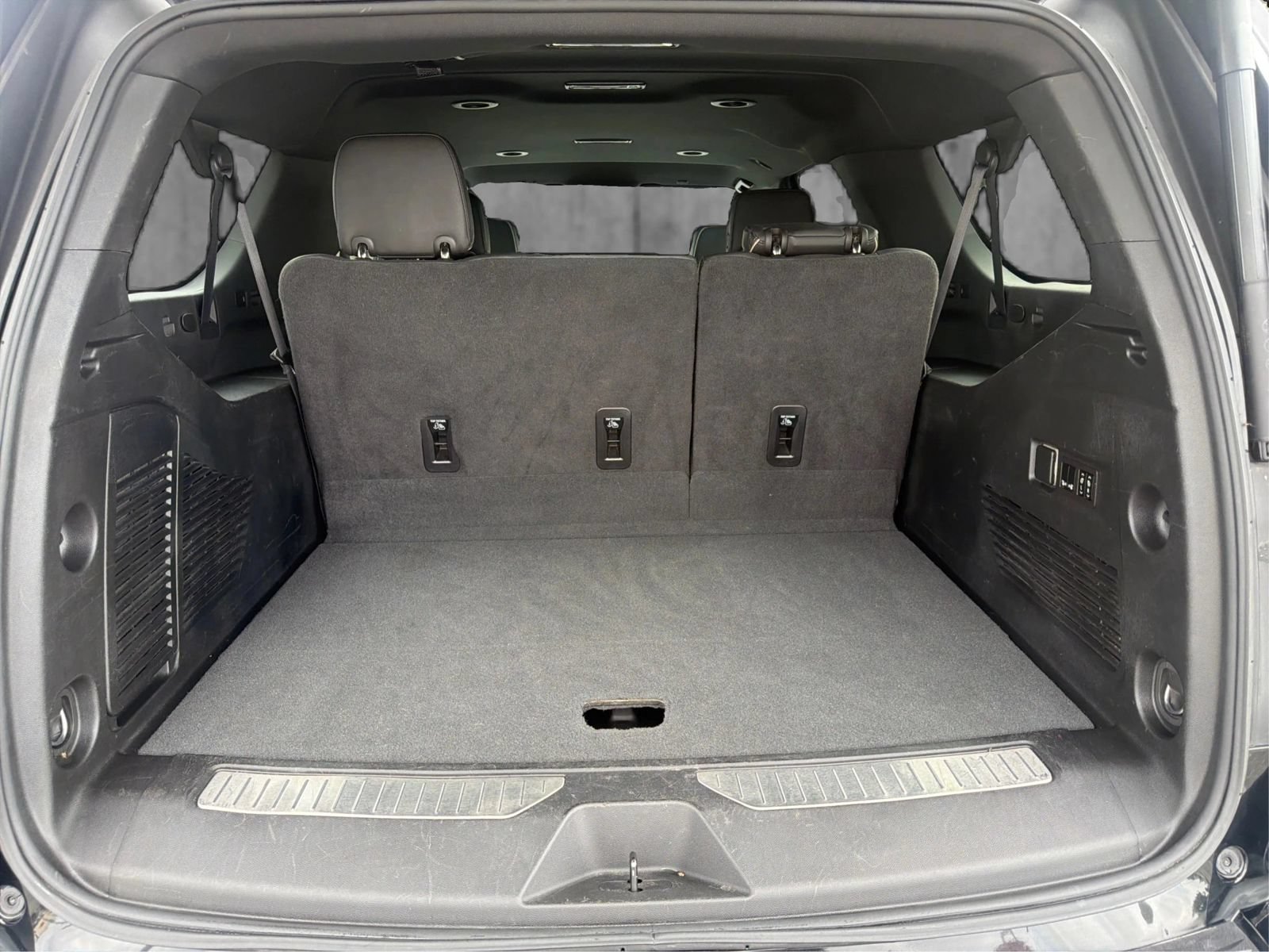 Used 2023 Chevrolet Suburban Premier AWD/4WD image 13