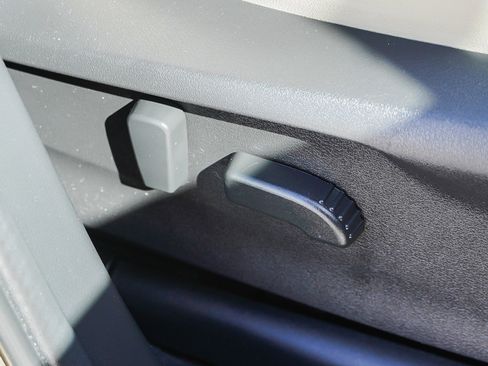 Used 2023 Subaru Ascent Limited w/ Technology Package image 28