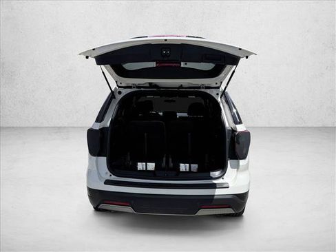 Used 2019 Ford Explorer XLT FWD image 7