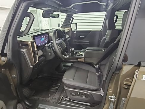 New 2025 GMC Hummer EV 2X w/ Extreme Off-Road Package image 10