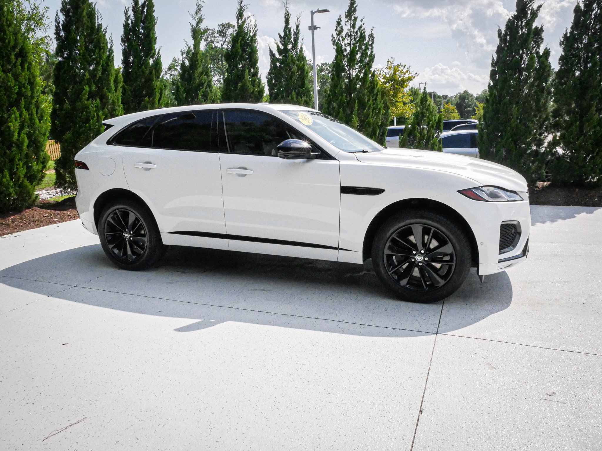 Used 2024 Jaguar F-PACE R-Dynamic S AWD/4WD image 11