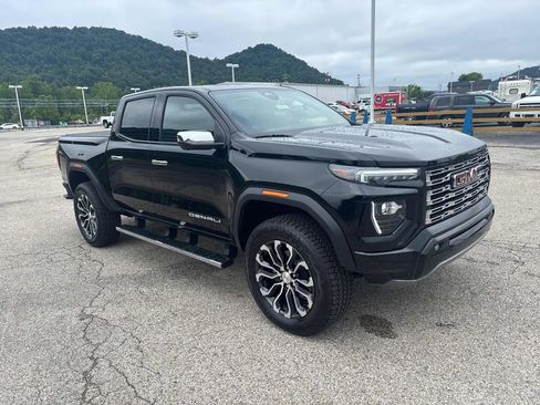 Used 2026 GMC Canyon Denali AWD/4WD image 7