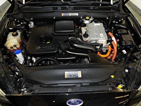 Used 2018 Ford Fusion S FWD image 22
