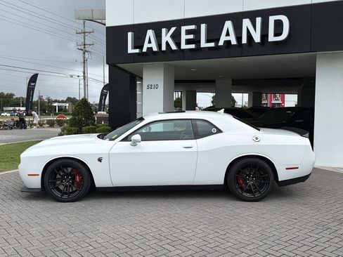 Used 2023 Dodge Challenger SRT Hellcat RWD image 3