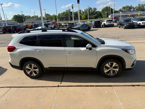 Used 2022 Subaru Ascent Premium AWD/4WD image 5