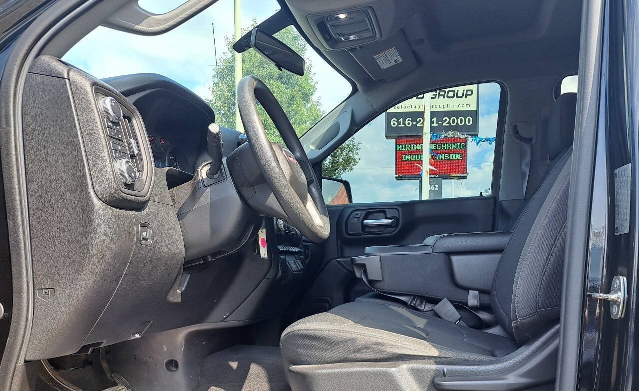 Used 2019 GMC Sierra 1500 4x4 Crew Cab w/ Convenience Package image 4