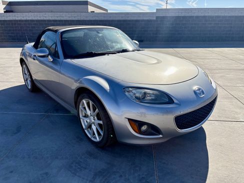 Used 2010 MAZDA MX-5 Miata Grand Touring w/ Premium Pkg image 7