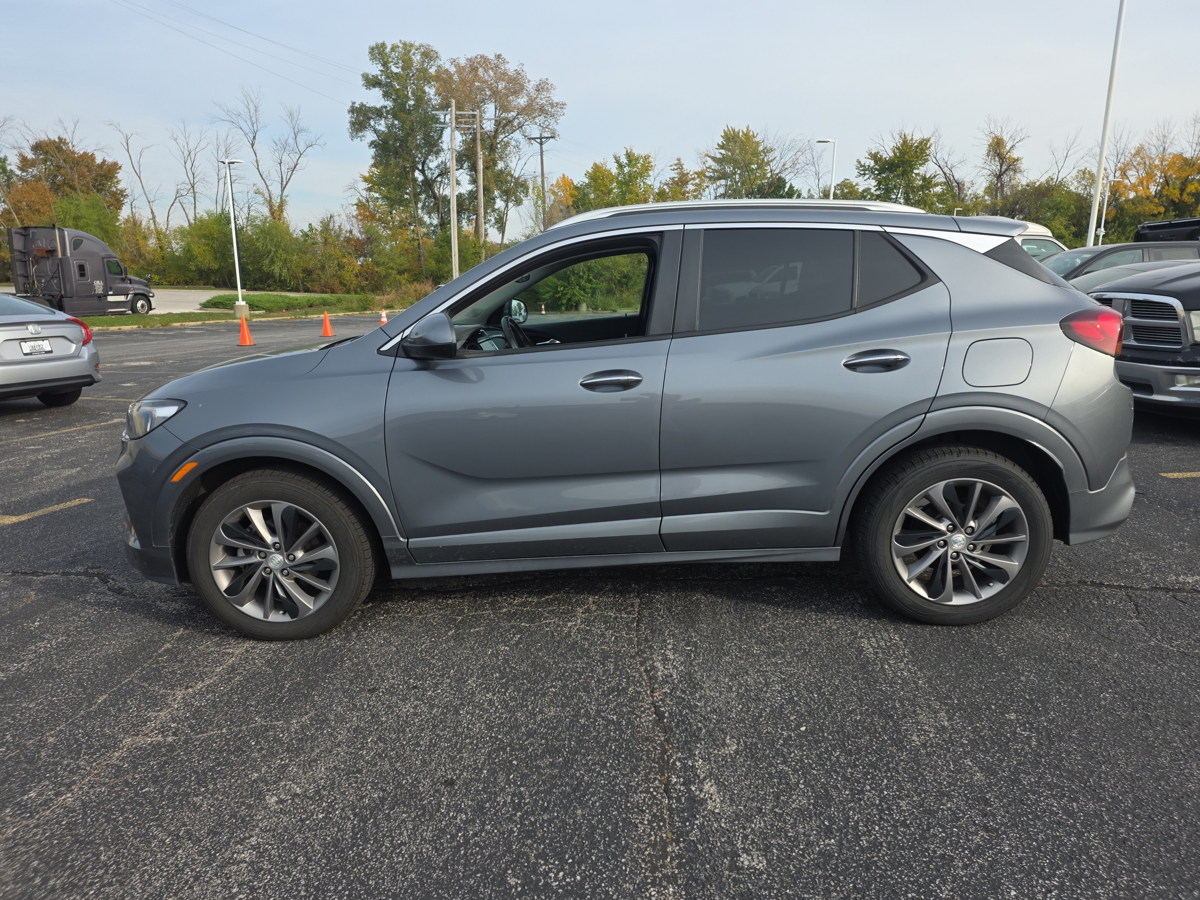 Used 2022 Buick Encore GX Select w/ Sport Touring Package FWD image 7