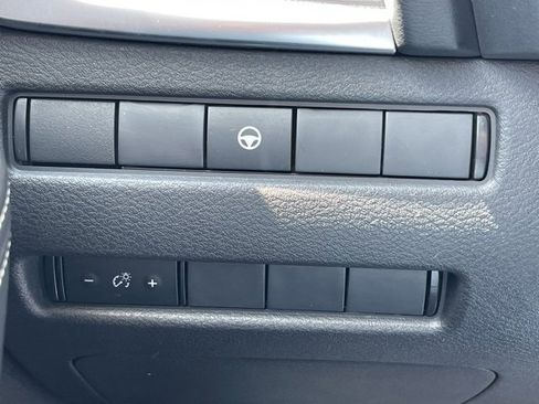 Certified 2022 Nissan Rogue SV image 31