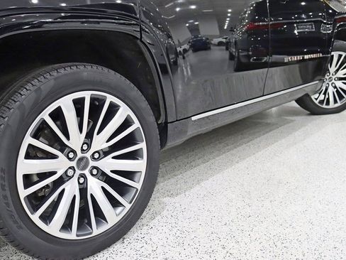 Used 2024 Jeep Grand Wagoneer Series III image 12