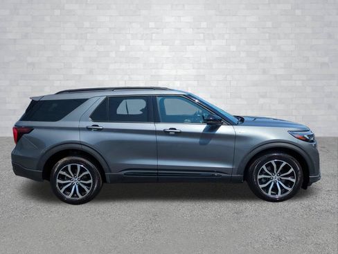 Certified 2026 Ford Explorer ST-Line AWD/4WD image 3