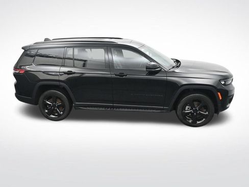 Used 2023 Jeep Grand Cherokee L Laredo AWD/4WD image 23
