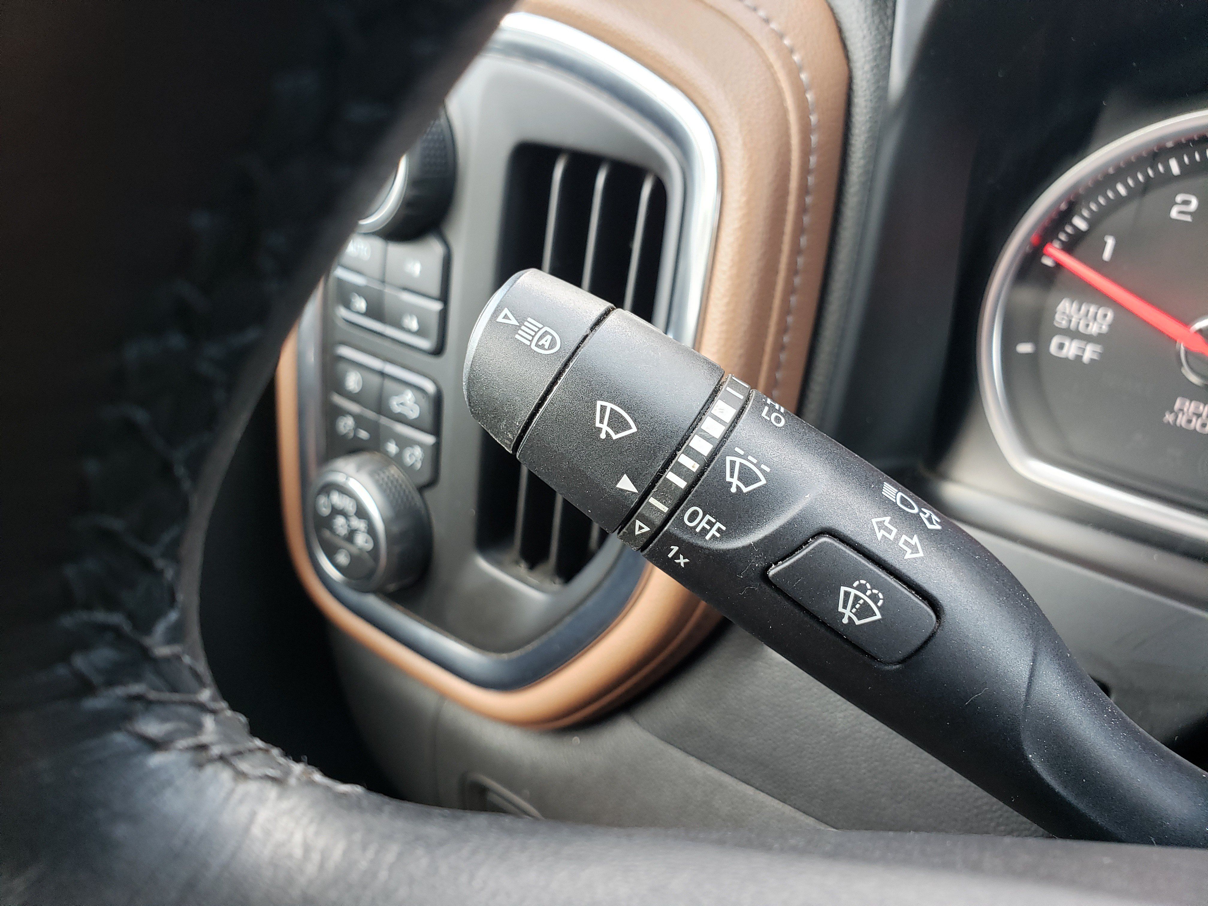 Used 2019 Chevrolet Silverado 1500 High Country w/ Technology Package AWD/4WD image 17