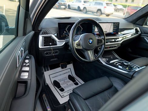 Used 2024 BMW X7 xDrive40i w/ M Sport Package AWD/4WD image 16