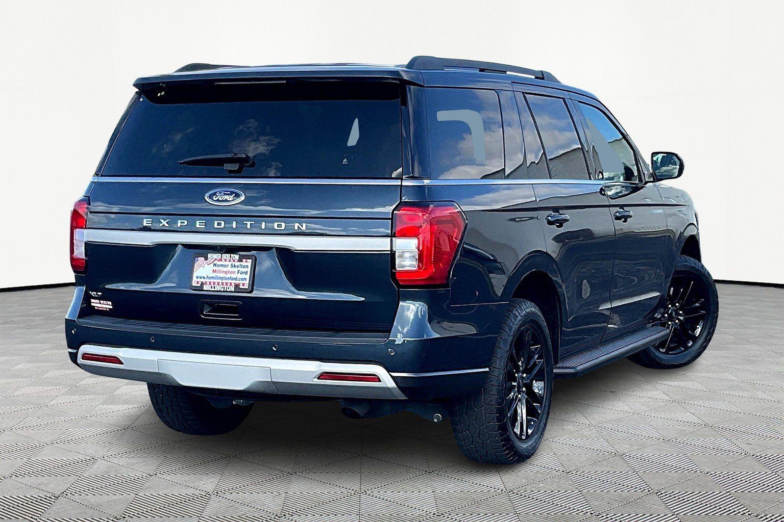 Used 2024 Ford Expedition XLT RWD image 12