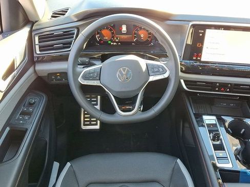 New 2026 Volkswagen Atlas Peak Edition image 7
