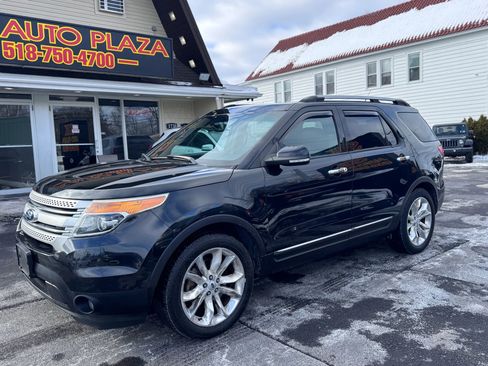 Used 2015 Ford Explorer XLT w/ Equipment Group 202A image 2