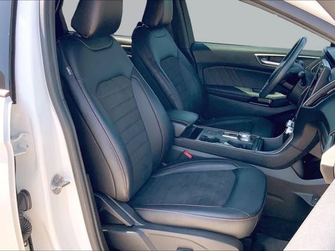Certified 2024 Ford Edge ST-Line AWD/4WD image 9
