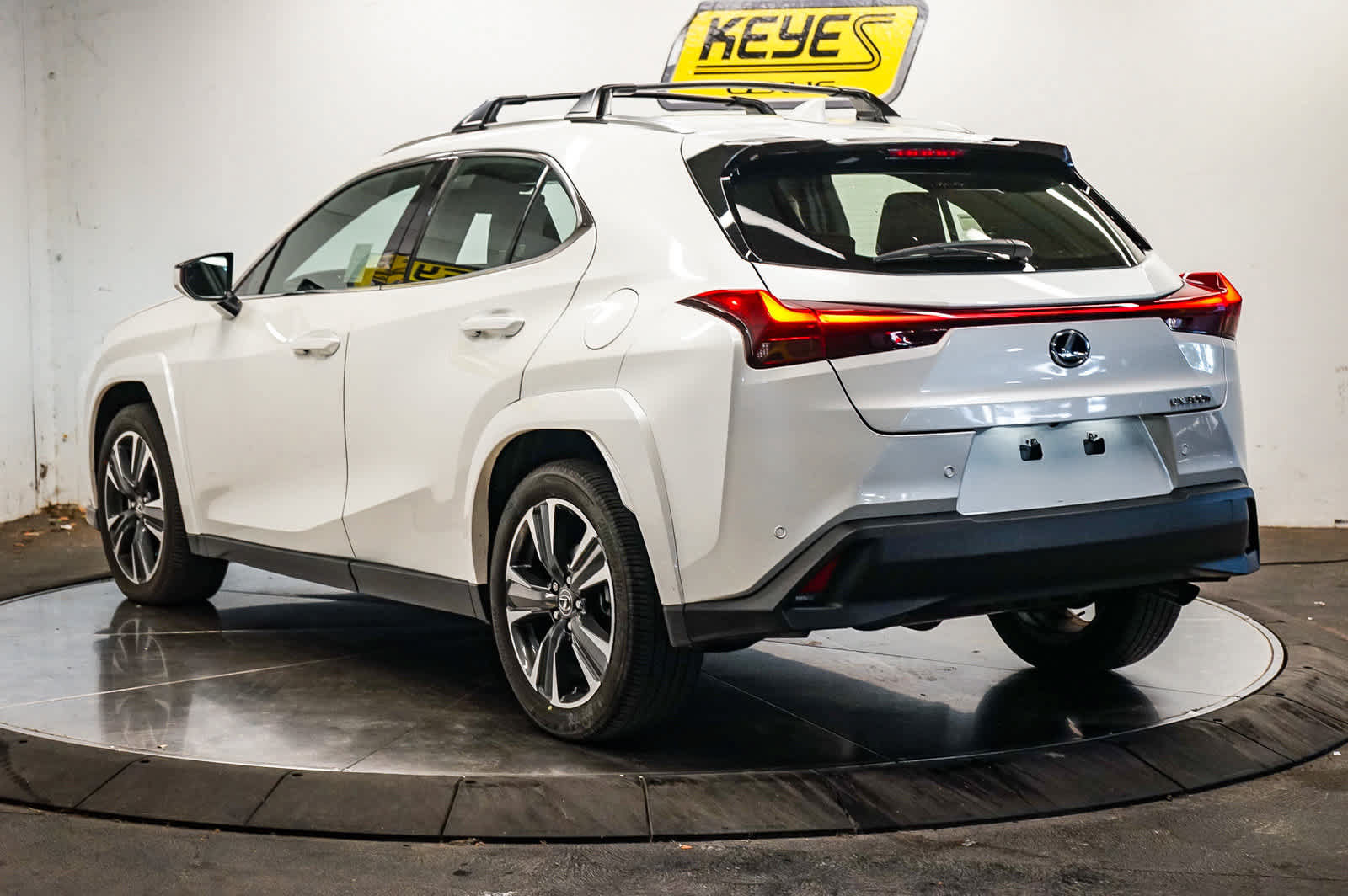 Used 2025 Lexus UX 300h FWD w/ Accessory Package (Z2) image 5