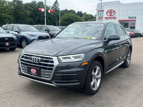 Used 2020 Audi Q5 2.0T Premium Plus w/ Premium Plus Package AWD/4WD image 3