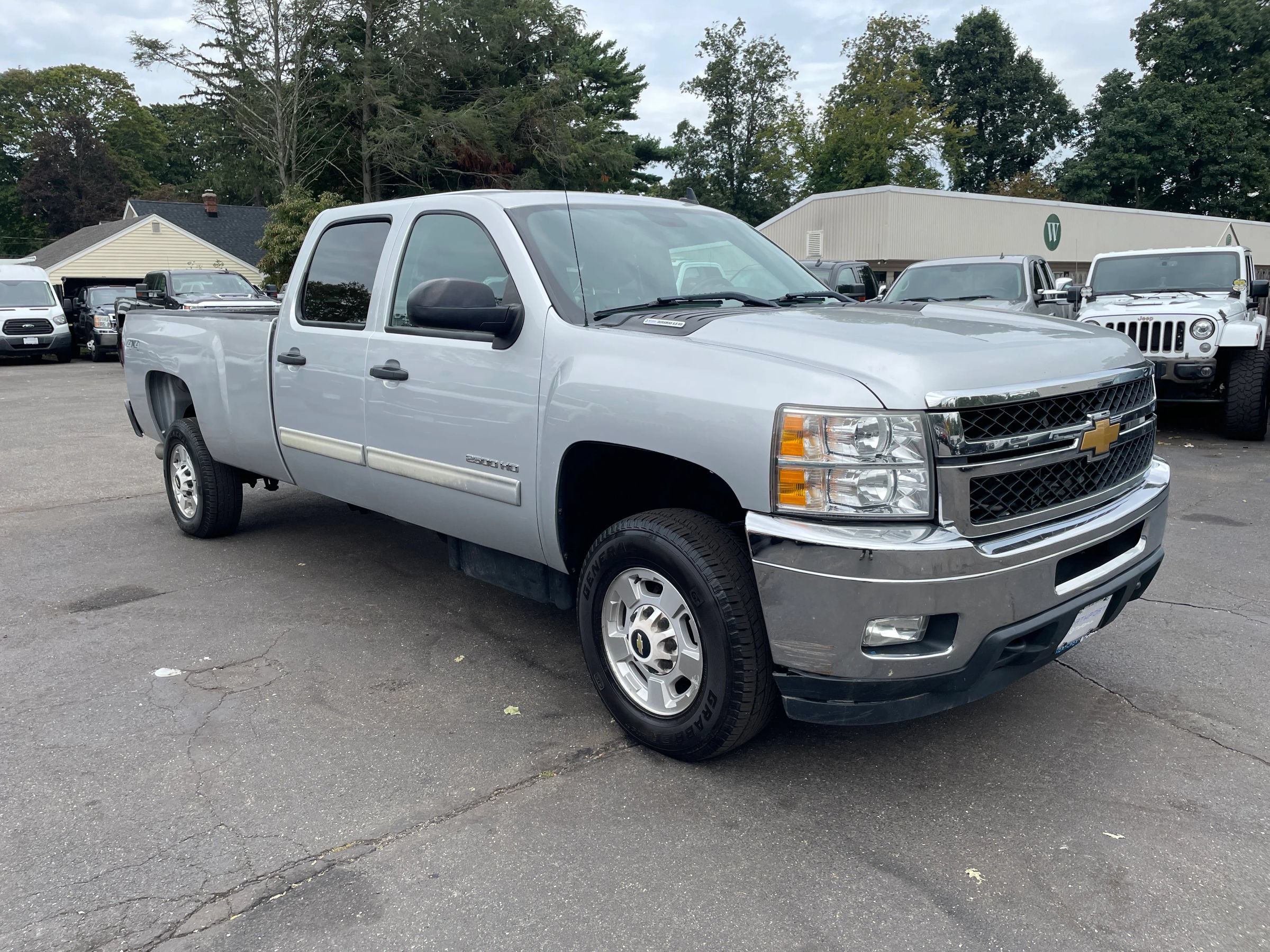 Used 2013 Chevrolet Silverado 2500 LT w/ Interior Plus Package AWD/4WD image 7