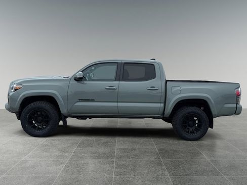 Certified 2022 Toyota Tacoma TRD Sport w/ Technology Package image 2