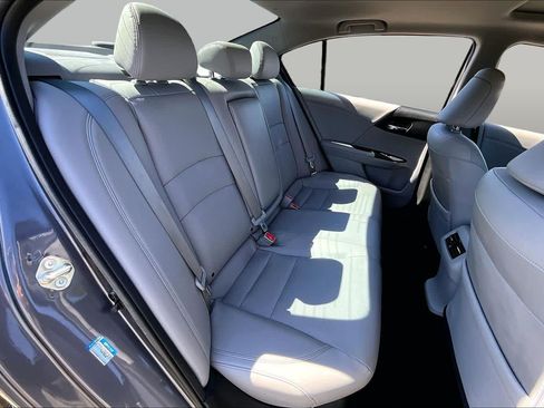 Used 2017 Honda Accord EX-L image 19