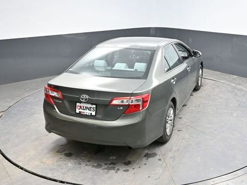 Used 2014 Toyota Camry LE image 30