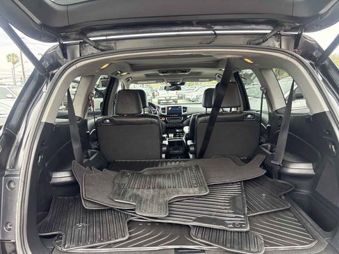 Used 2017 Honda Pilot Elite image 11