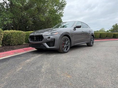 Used 2022 Maserati Levante Modena AWD/4WD image 11