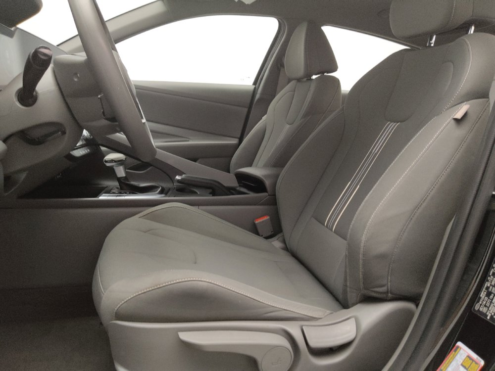 Used 2024 Hyundai Elantra SEL FWD image 17