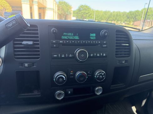 Used 2011 Chevrolet Silverado 1500 LT image 17