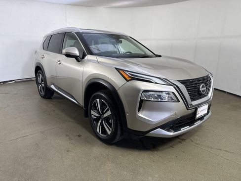 Certified 2023 Nissan Rogue Platinum image 3