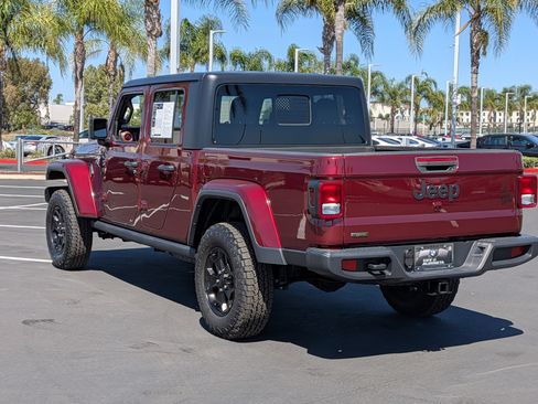 Used 2021 Jeep Gladiator Sport AWD/4WD image 7
