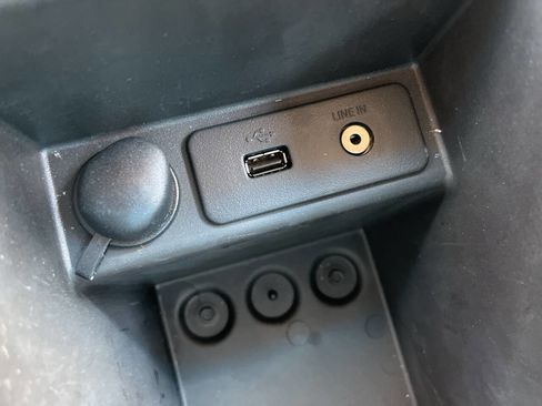 Used 2010 Ford Explorer Limited image 27