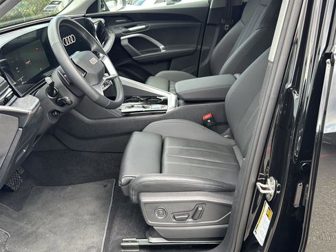 Used 2025 Audi Q5 Premium Plus w/ Premium Plus image 11