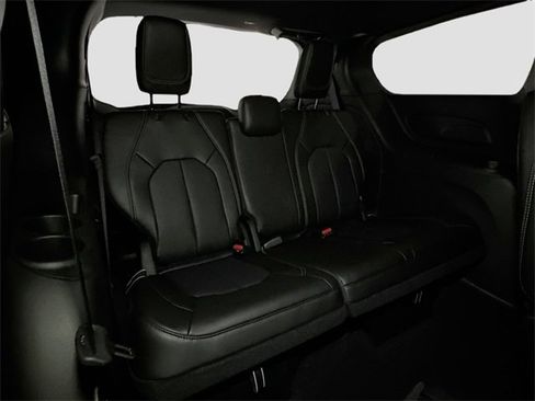 New 2026 Chrysler Pacifica Select image 30