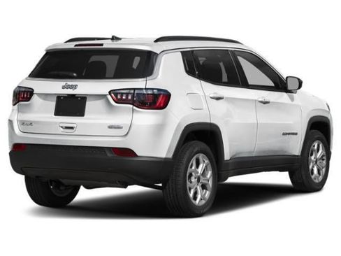 Used 2025 Jeep Compass Limited AWD/4WD image 3