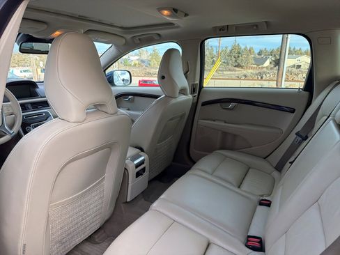 Used 2013 Volvo XC70 T6 image 28