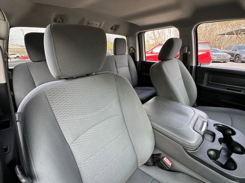 Used 2018 RAM 1500 Express image 32