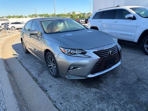 Used 2016 Lexus ES 350 w/ Luxury Package w/Wood Trim FWD image 1