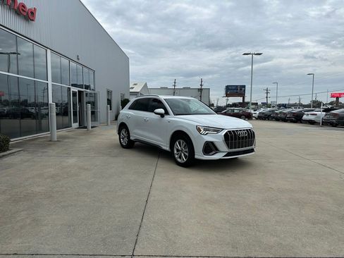 Used 2024 Audi Q3 2.0T Premium image 3