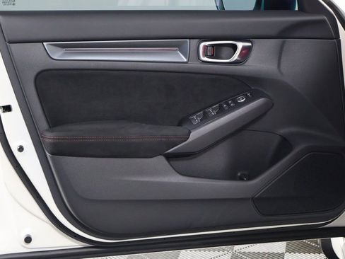 Used 2025 Honda Civic Type R image 12
