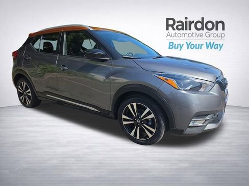 Used 2019 Nissan Kicks SR w/ SR Premium Package FWD image 1