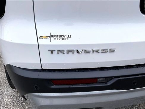 New 2026 Chevrolet Traverse LT FWD image 9