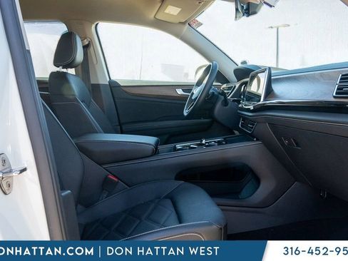 Used 2025 Volkswagen Atlas SE image 20