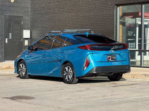 Used 2018 Toyota Prius Prime Advanced image 4