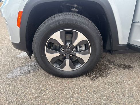 Used 2025 Jeep Grand Cherokee Limited 4xe w/ Trailer Tow Package image 28