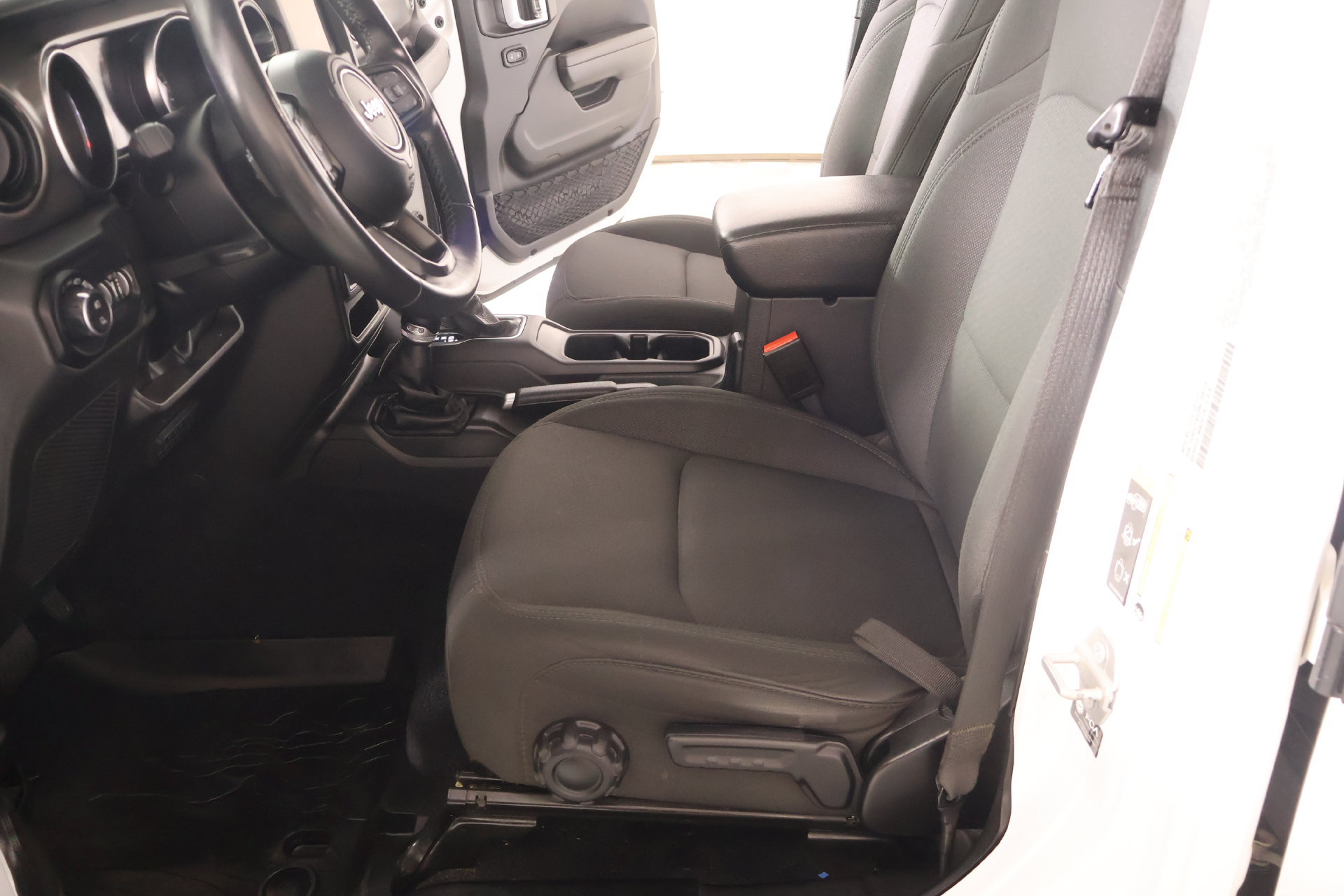 Used 2022 Jeep Gladiator Sport AWD/4WD image 10